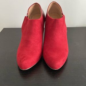 Gently Used Women’s Report Booties